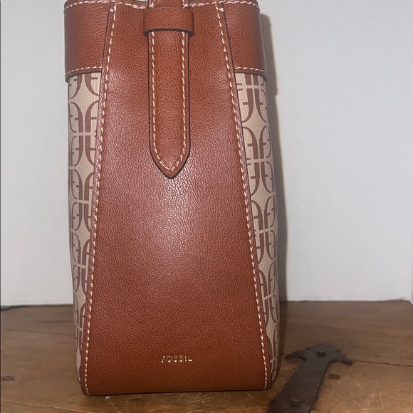 FLASH SALE Fossil Bucket Drawstring Crossbody Bag - Picture 7 of 12